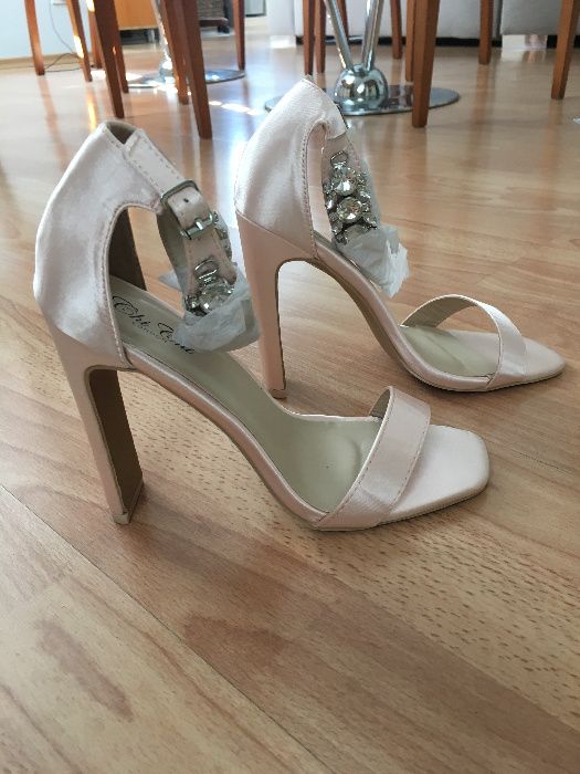 Сатенени розови сандали