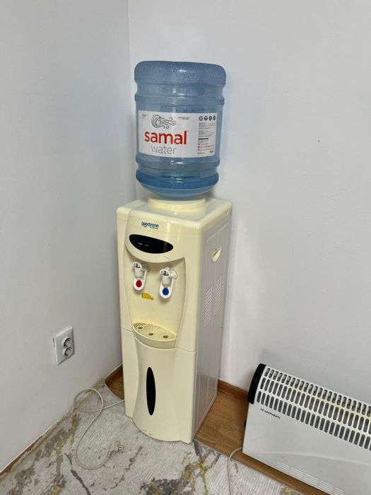 Продам диспенсер для воды