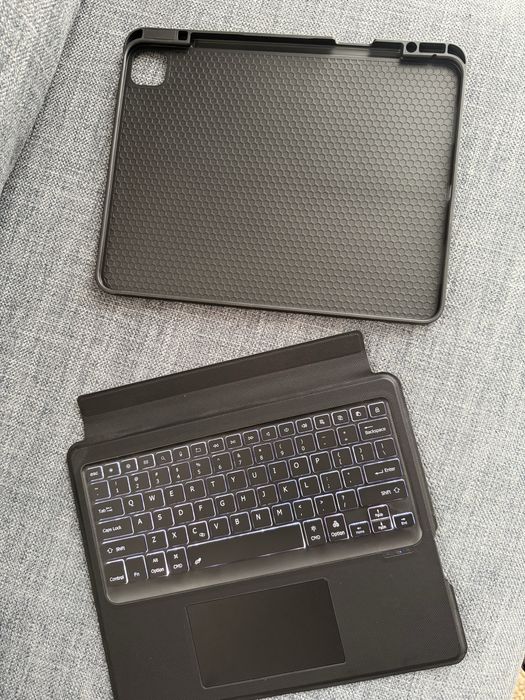 Калъф за Ipad Pro 13 inch m4/5 с клавиатура