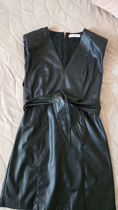 Кожена рокля Mango