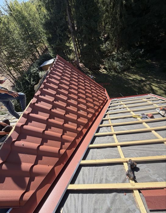 Acoperisuri noi reparatii acoperis tigla metalica tigla ceramica dulgherie mansardari
