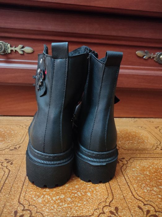 Продам ботинки (берцы)Новые