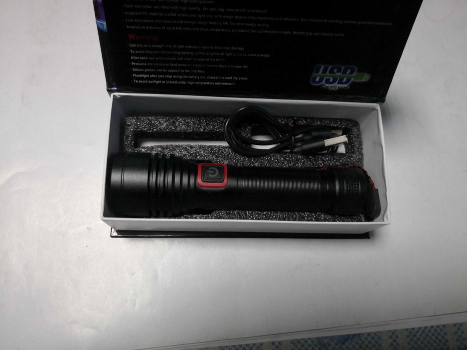 Lanterna de mana cu zoom de 10 W