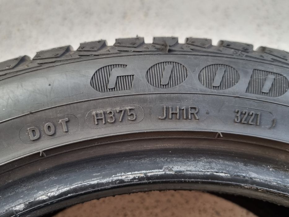 215/45/16 Goodyear 2Броя: 100€ 8.4мм