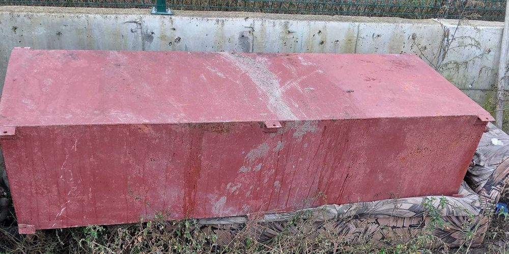 0.5 кубика, 200см Х 60см Х 40см, резервоар за гориво, нафта, дизел.