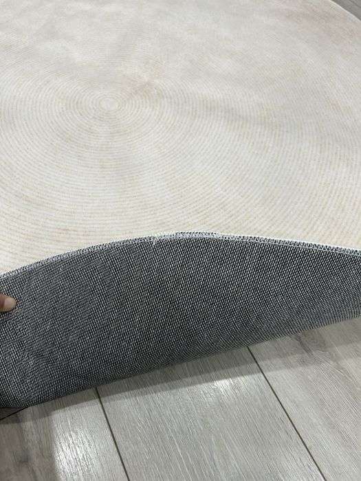 Круглый ковер новый