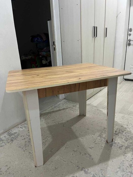 Кухонный стол +4 табуретки Б/у