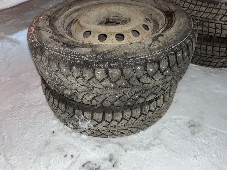 Зимние шины шипы комплект R14