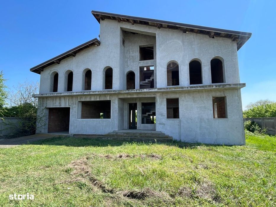 Casa spațioasa de vanzare in Ciorogarla 8 dormitoare 1000 metrii teren