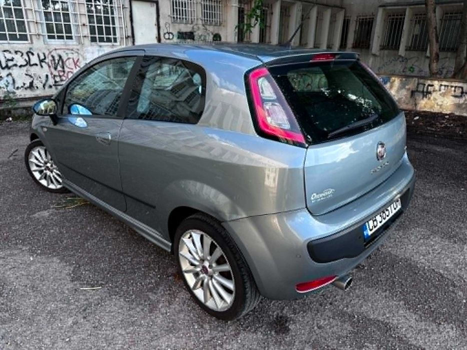 Fiat Punto 1.3 дизел Multijet Evo 95 к.с 2010 година