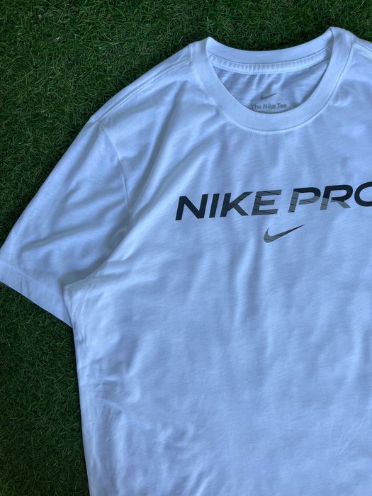 Мъжка блузка : THE NIKE TEE PRO L