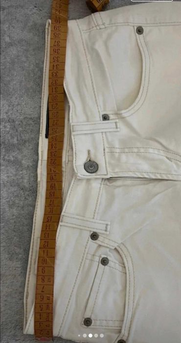 Blugi albi Levi's