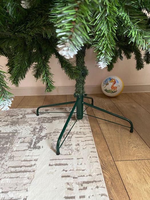 Продам искусственную елку