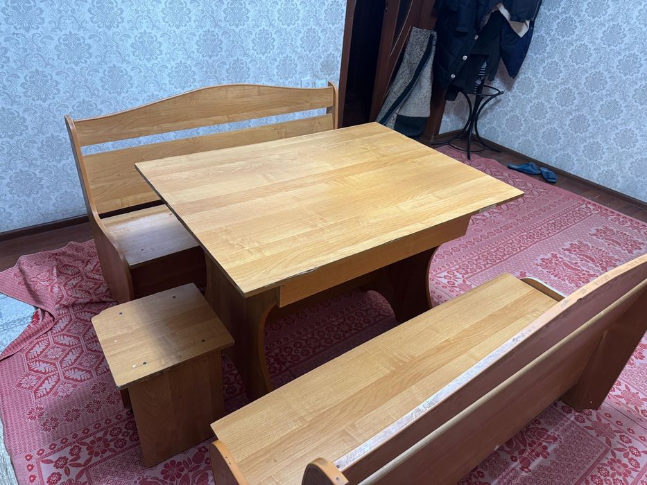 Кухонный стол стулья