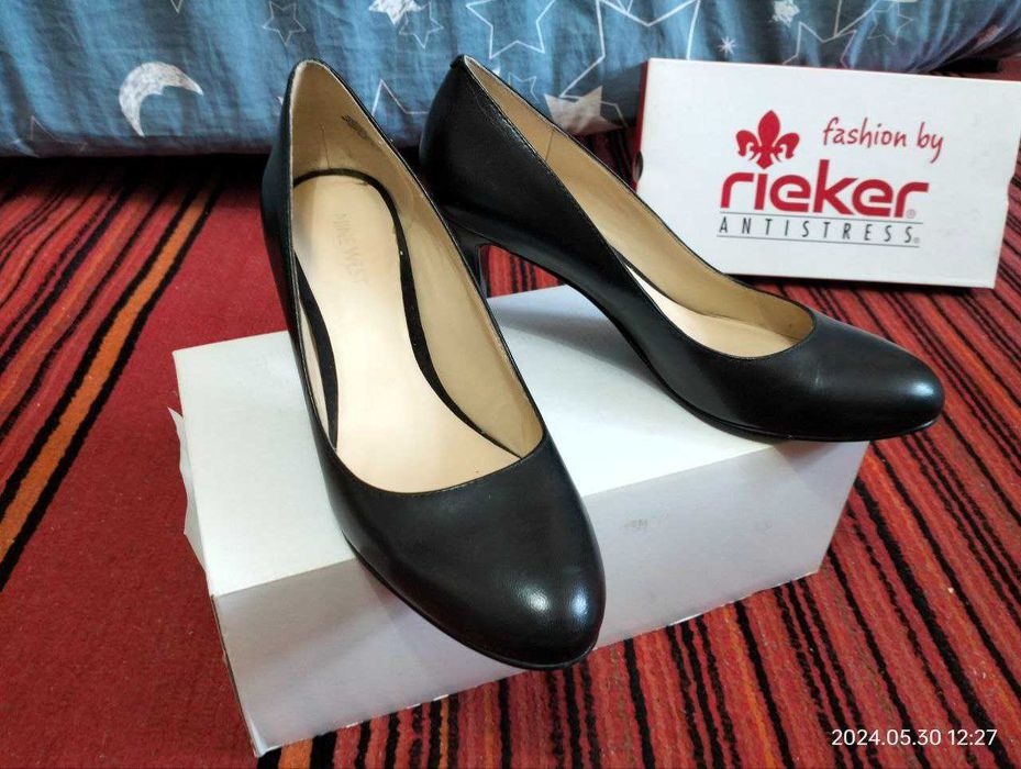 продам женские черные туфли 39 размер б\у