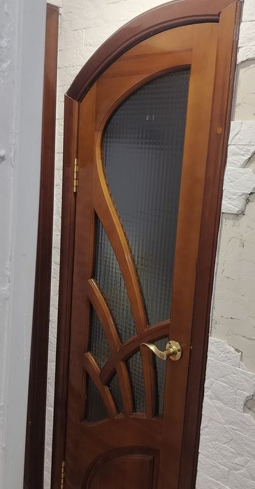 Двери межкомнатные деревянные