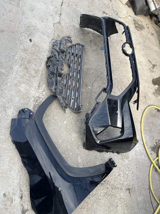 Bară față.aripă dreapta față toyota raw 4.