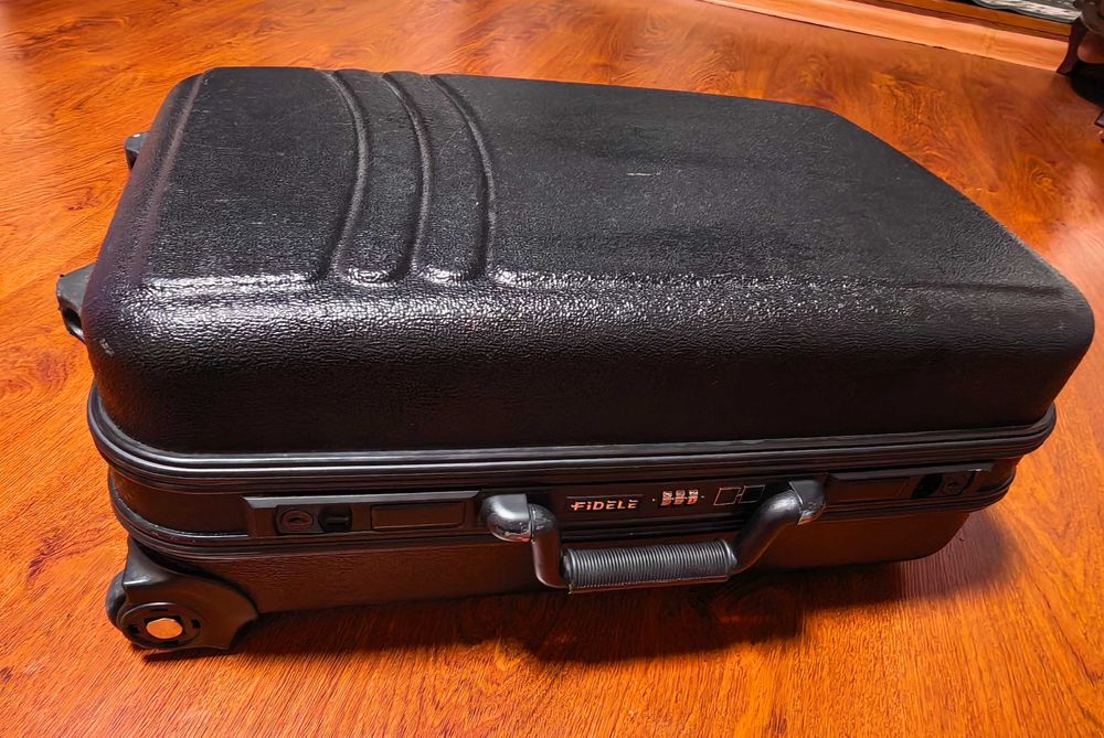 Продаю чемодан (Карея)