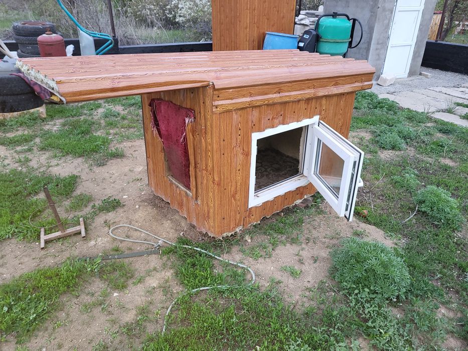 Продам утеплённую будку для собак