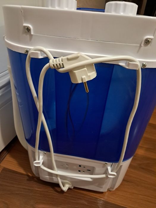 Продам стиральную машинку малютка