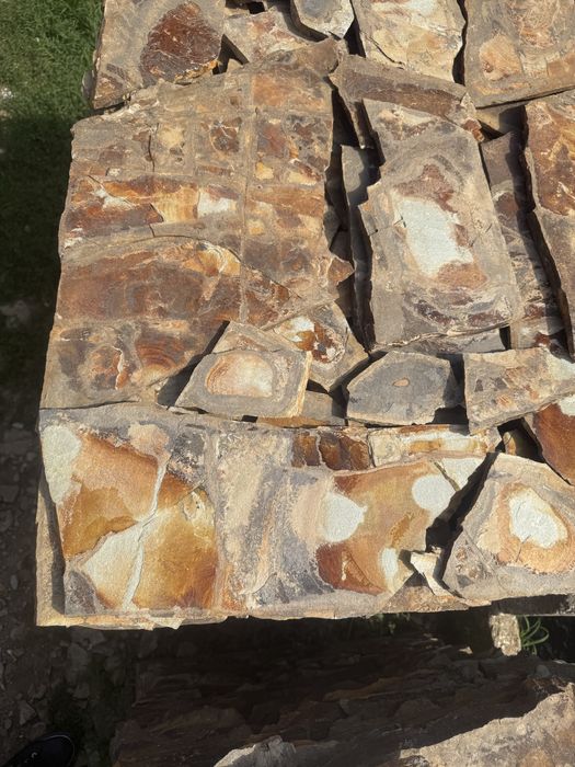 Vând piatra ornamentală de placat