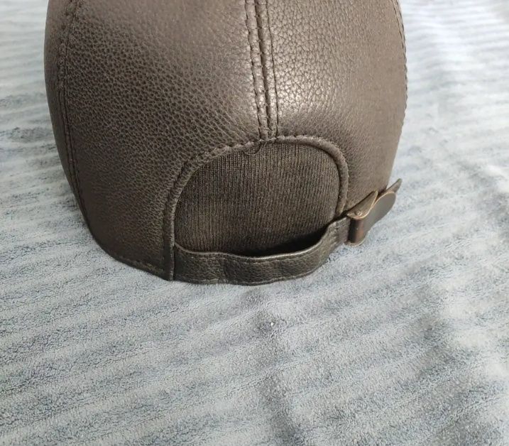 Кепка кожаная зимняя