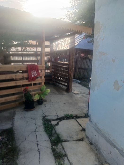 Vînd casă la țară în argeș tel 0733606930