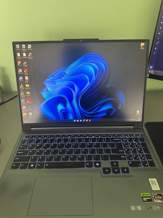 Laptop Gaming Lenovo Legion Slim 5 - Ryzen 7 7435HS/RTX 4070/32GB RAM