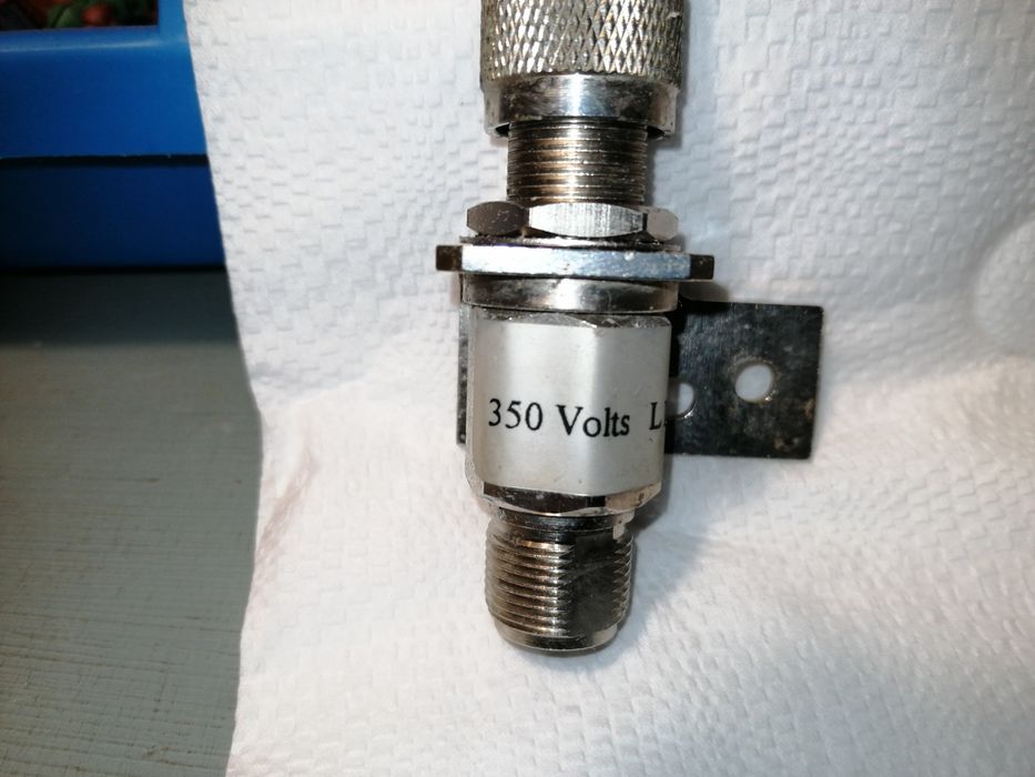 Коаксиальный грозо-разрядник