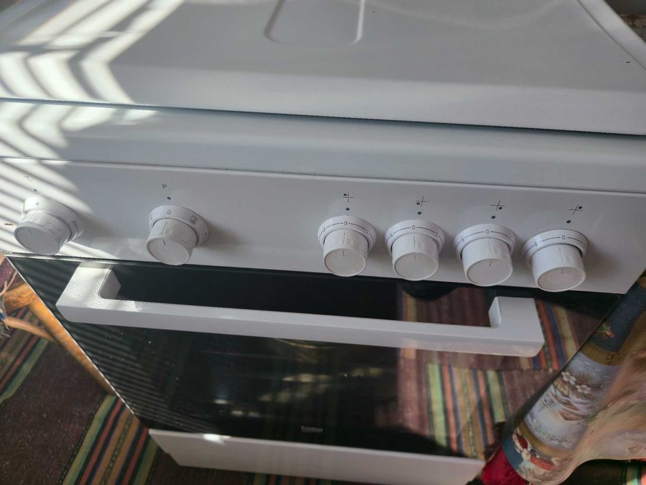 Готварска печка - Beko FSE66000GW - 60 см