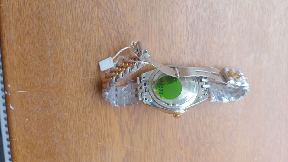 Roleks soat. Yangi umumn taqilmagan