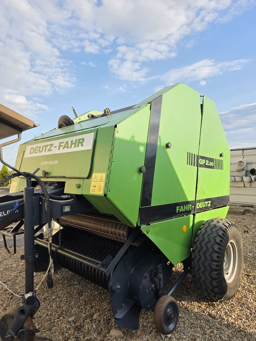 Presa de balotat balotiera rotunda deutz fahr gp 2.50