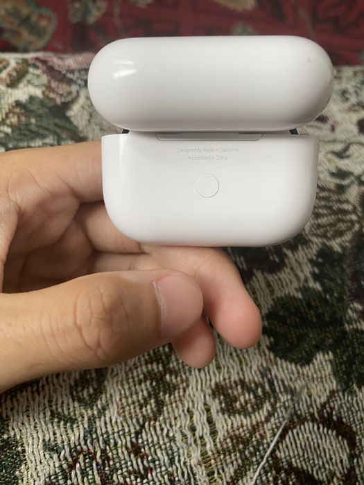 Продам air pods в хорошем состоянии