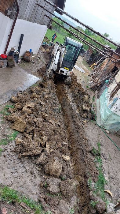 Lucrări cu miniexcavator nisip pietris piatra fosa septica santuri