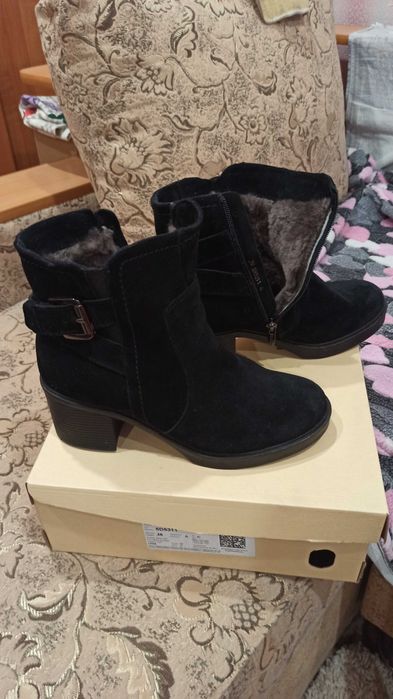 Женские зимние ботинки