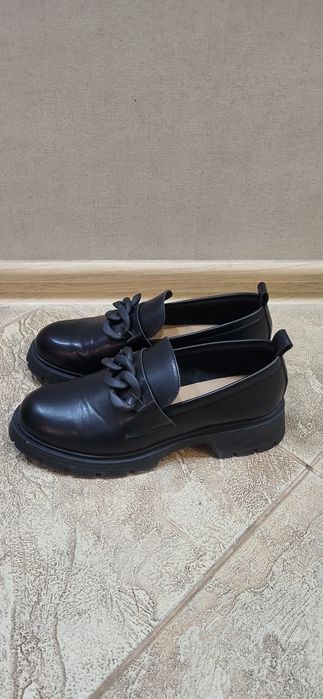 Туфли  Лоферы 39р-р