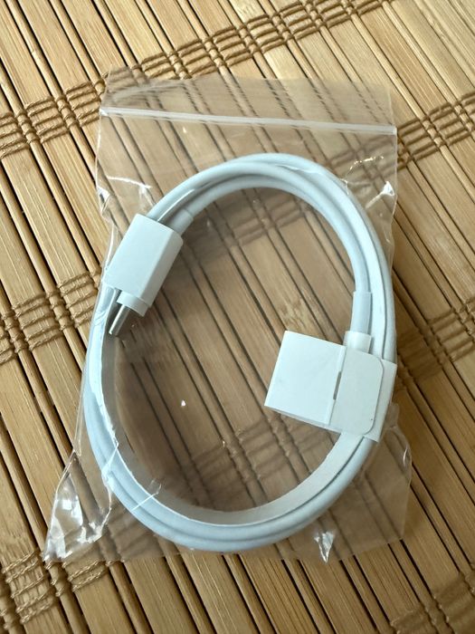 Оригинален кабел USB-C бял (НОВ)
