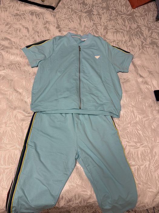 Спортивный костюм