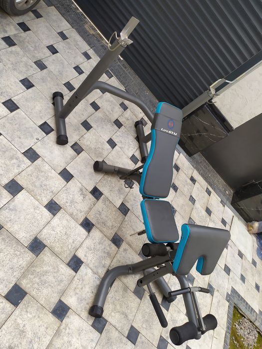 Продам скамью для штанги со стойкой Life Gym 060.