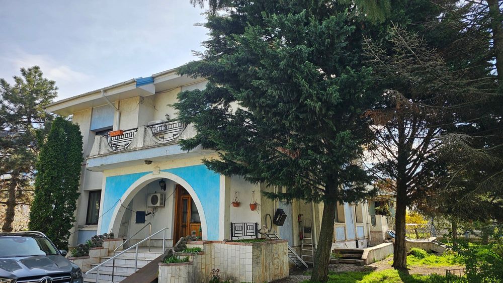 Casa familialā cu teren generos. Ploiesti cartier Albert