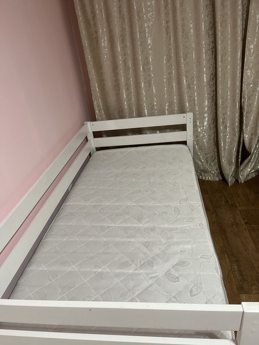 Продам кровать детскую с ящиками