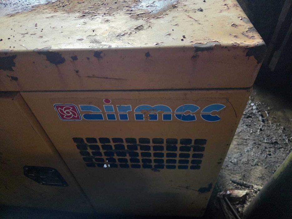 Generator airmec 10 kv 220 v
