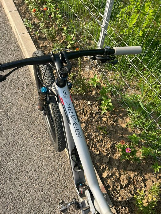 Vând bicicletă Scott Spark Custom