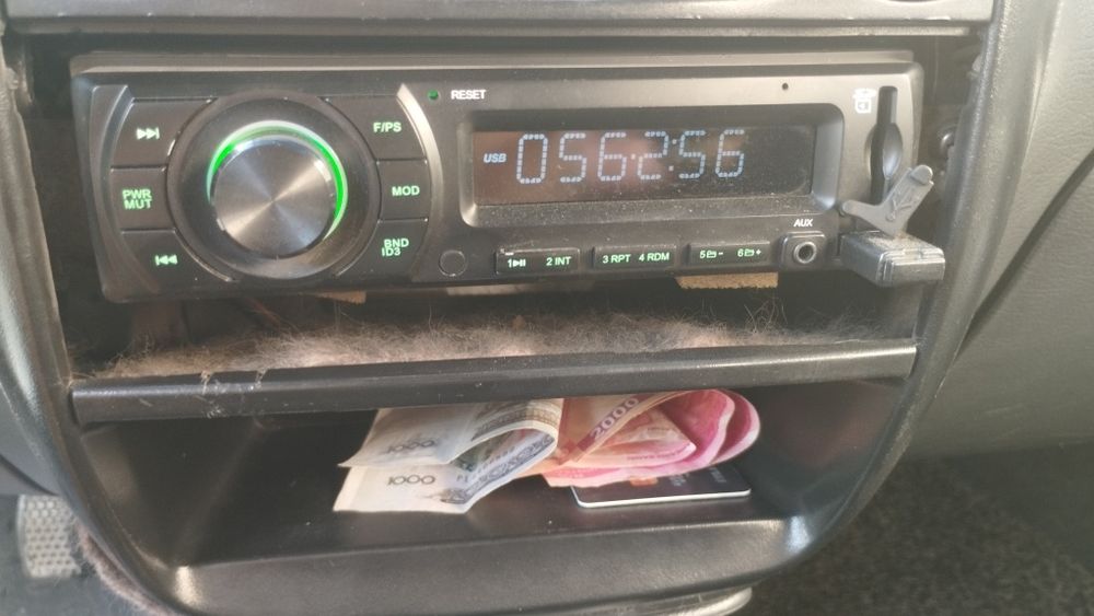 Магнитафон сотилади срочно