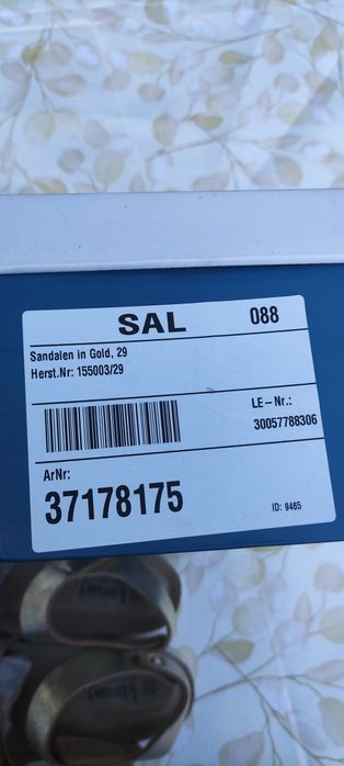 Нови Сандали Lamino номер 28 29 златни Германия