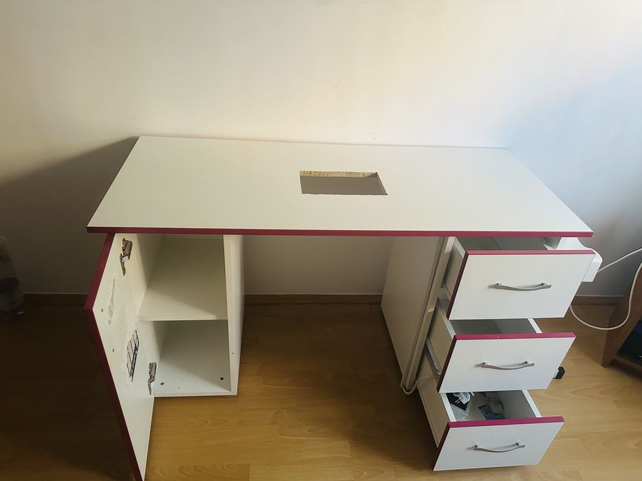 Birou pentru manichiura