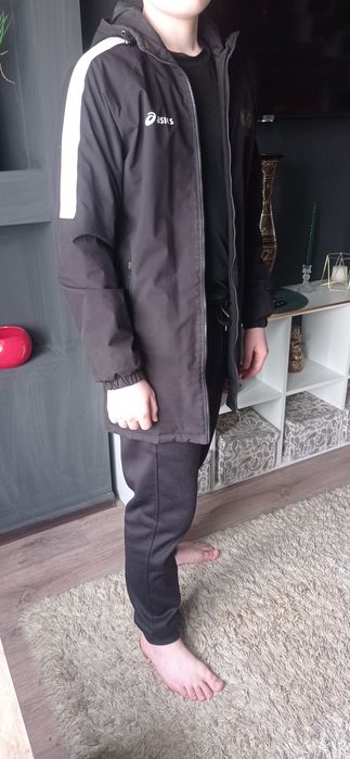 Продам куртку на парня