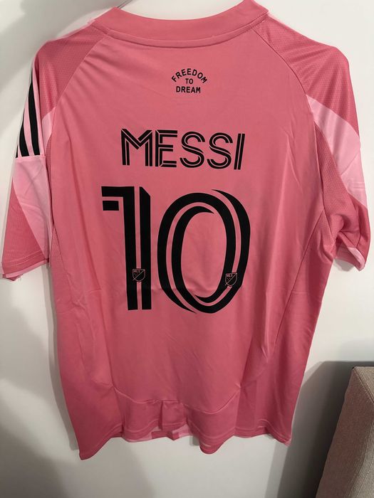 Tricou Messi Inter Miami roz sezonul nou MLS