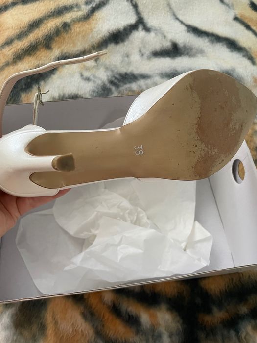 Официални обувки- носени часове