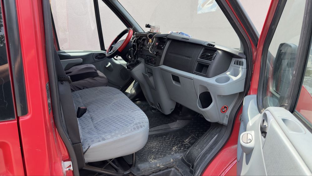 Ford transit 8+1